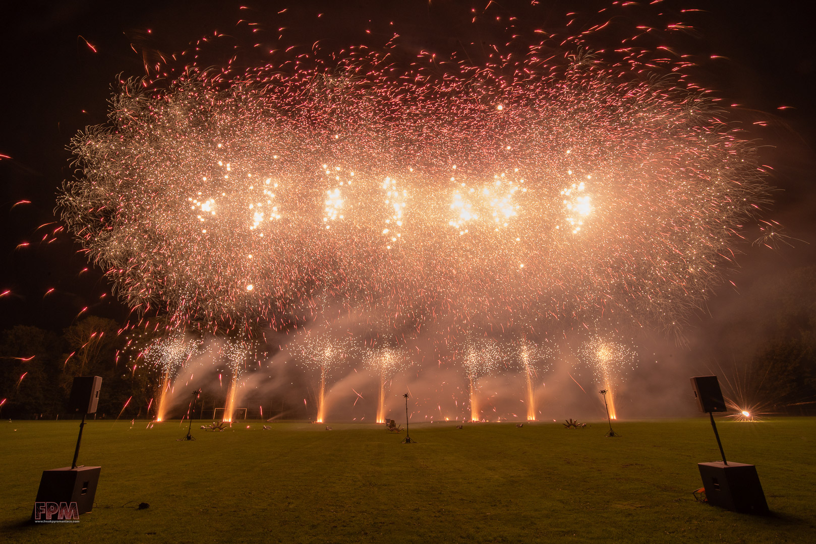 Foto's Magnum Vuurwerk / Vuurwerkexpert.