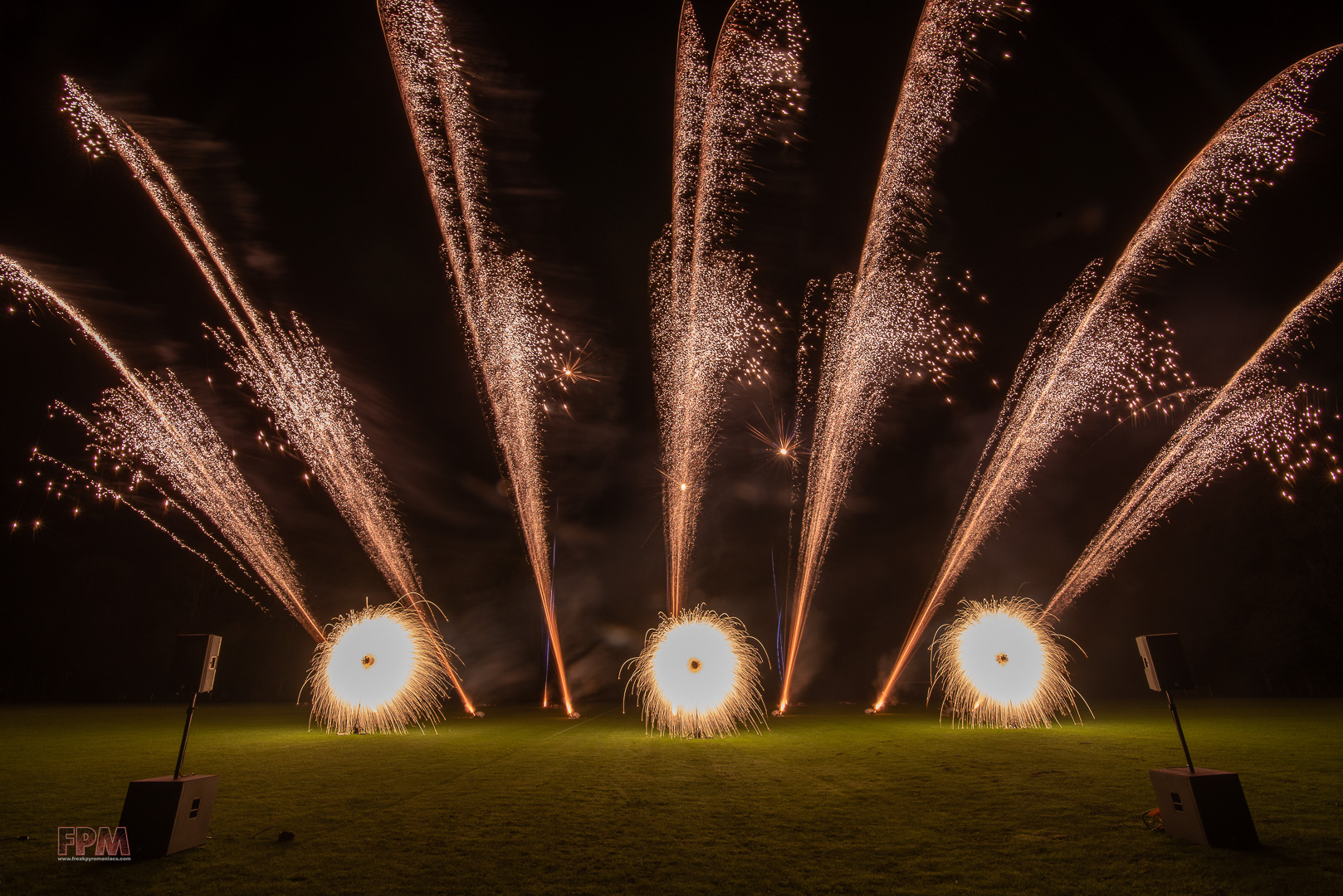 Foto's Magnum Vuurwerk / Vuurwerkexpert.