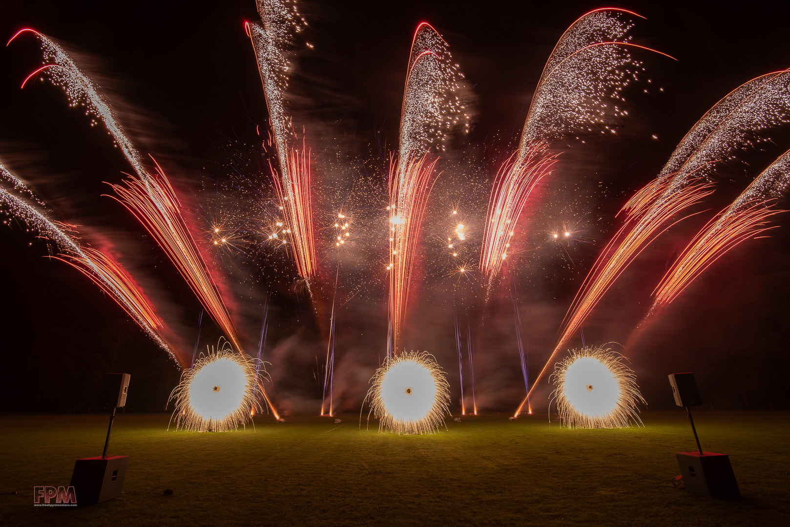 Foto's Magnum Vuurwerk / Vuurwerkexpert.