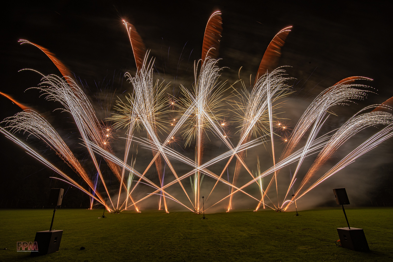Foto's Magnum Vuurwerk / Vuurwerkexpert.